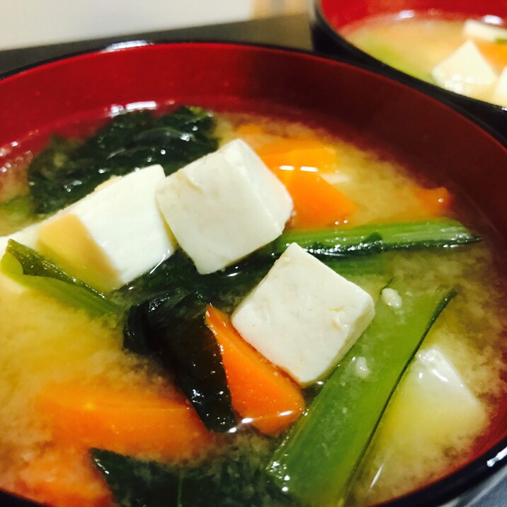豆腐と小松菜 人参のお味噌汁 レシピ 作り方 By まいを 楽天レシピ 豆腐と小松菜 人参のお味噌汁 レシピ 作り方 By まいを 楽天レシピ